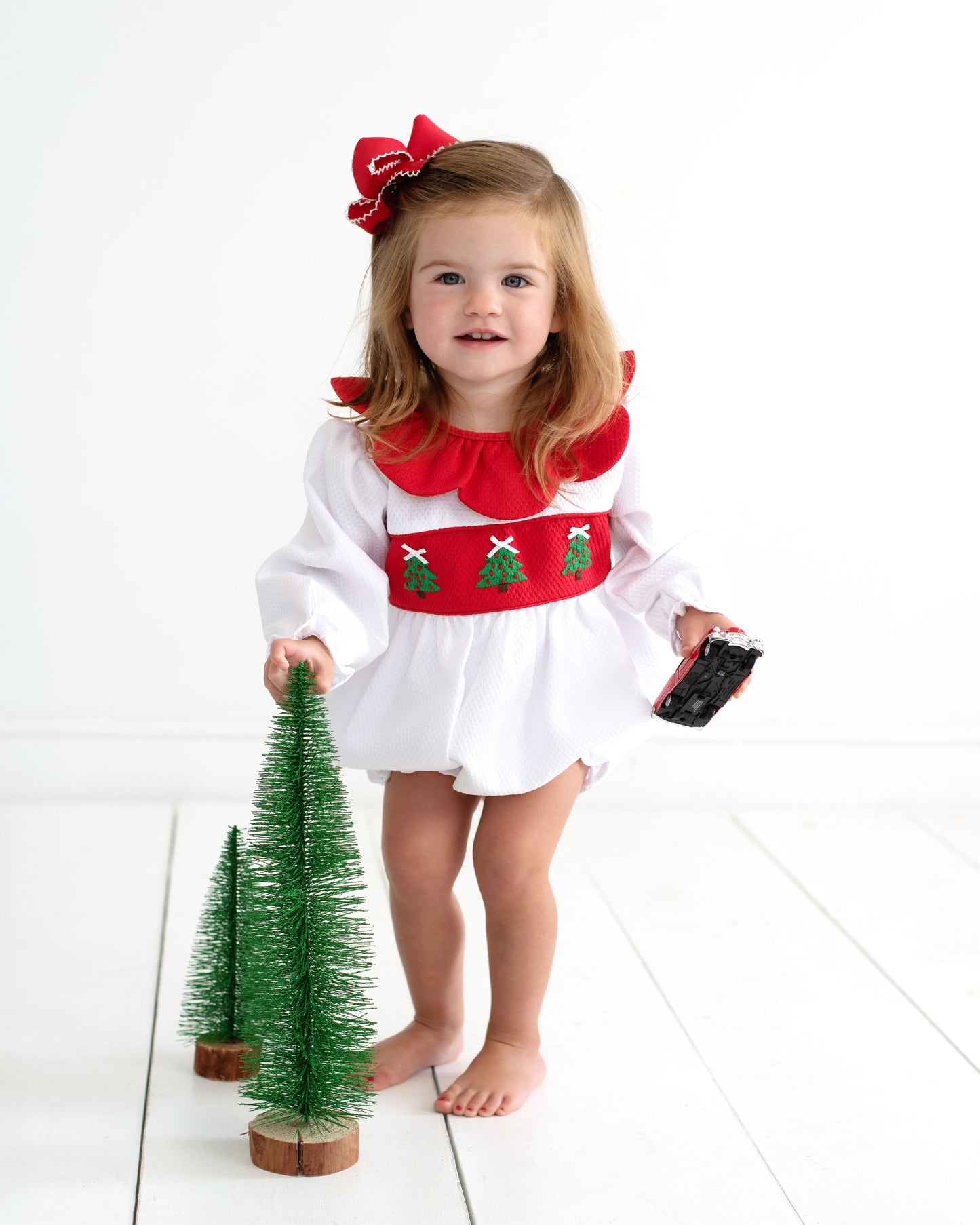 Honeycomb Embroidered Christmas Tree Scalloped Bubble