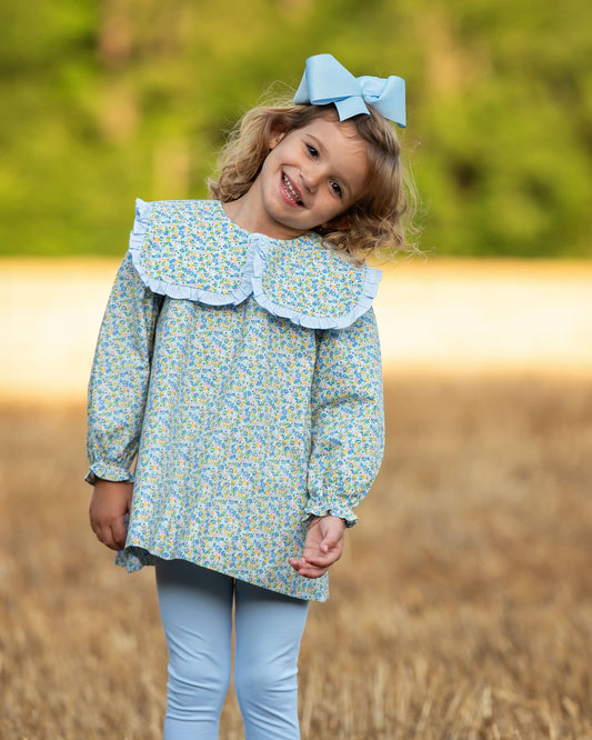 girl wearing Blue Petite Floral Legging Set