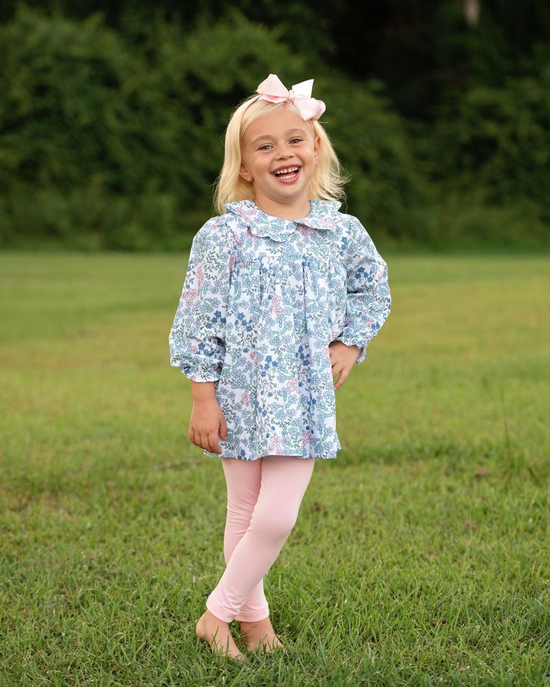 Girl_wearing_Blue_And_Pink_Floral_Knit_Legging_Set_1_1