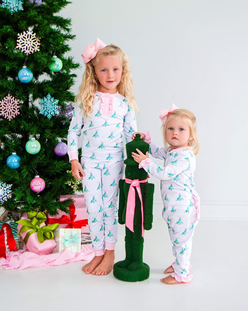 Green And Pink Knit Bow And Tree Pajamas